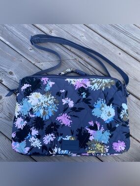 NEW! ✨ Vera Bradley • Floral Quilted Laptop Bag